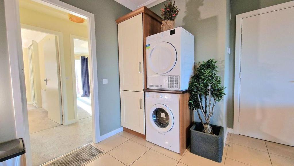 Cosy Two Bedroom Apartment Galway Luaran gambar